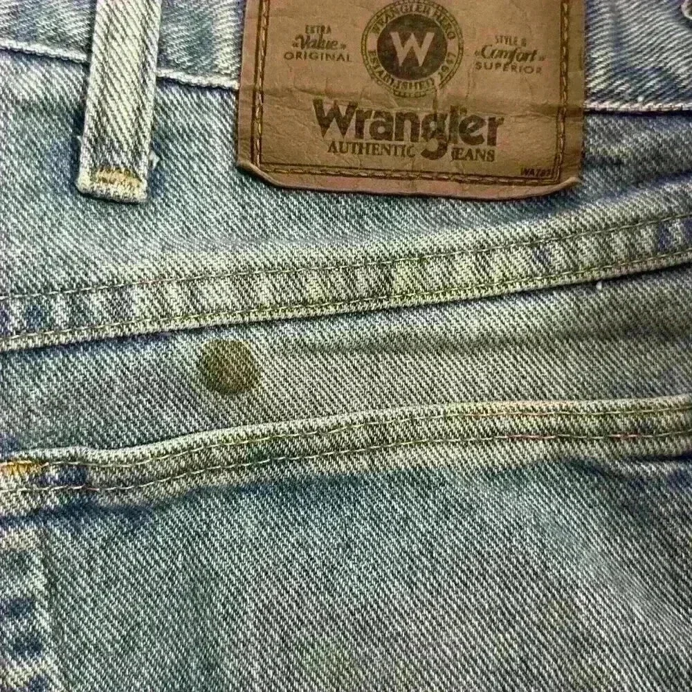 Wrangler Jeans Men’s‎ 36x30 Blue Relaxed Fit Light Wash Denim Workwear 97601SB